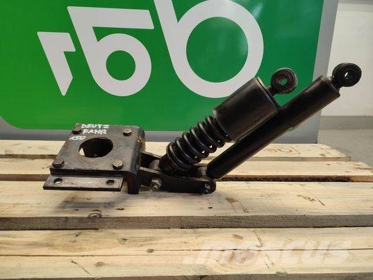 Deutz-Fahr 150 cabin shock absorber キャビン及び内装