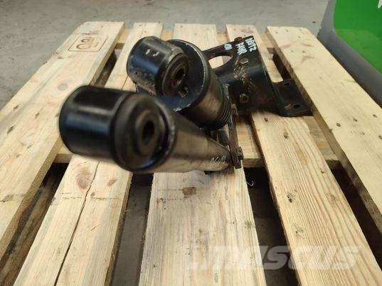 Deutz-Fahr 150 cabin shock absorber キャビン及び内装