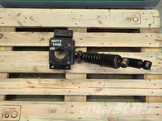 Deutz-Fahr 150 cabin shock absorber キャビン及び内装