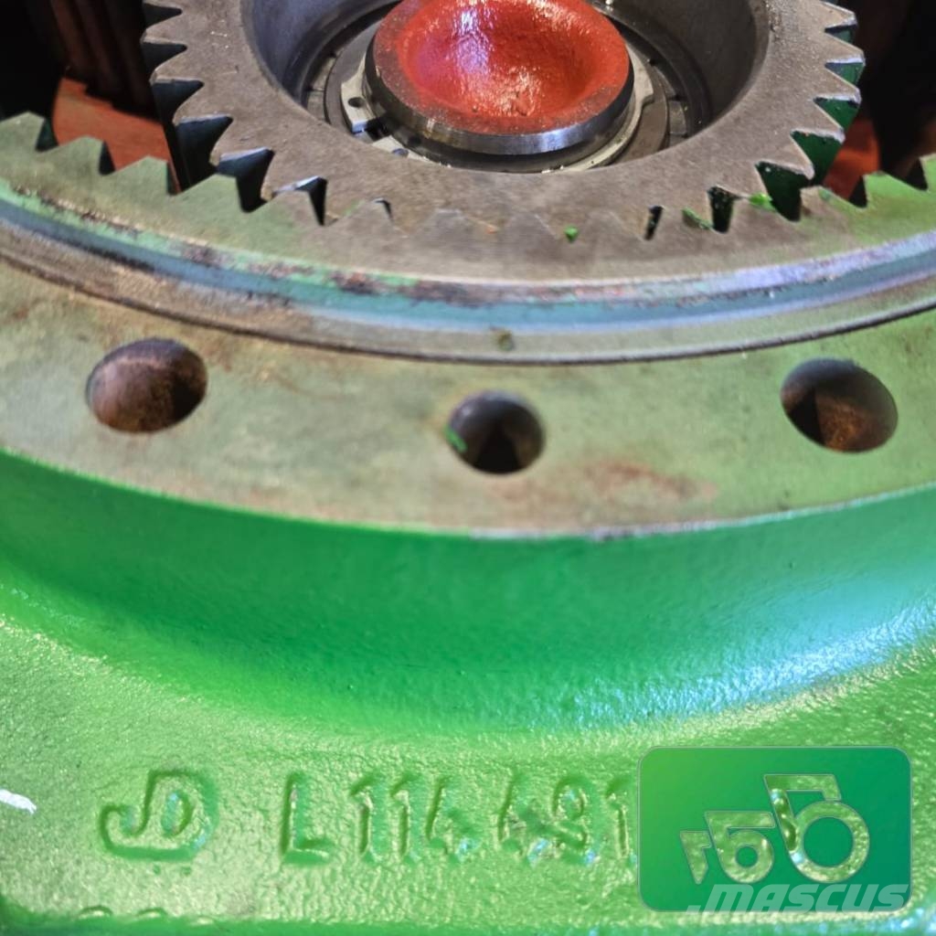 John Deere 6610 Rear Final Drive Reducer L114490 L114491 الشاسيه والتعليق