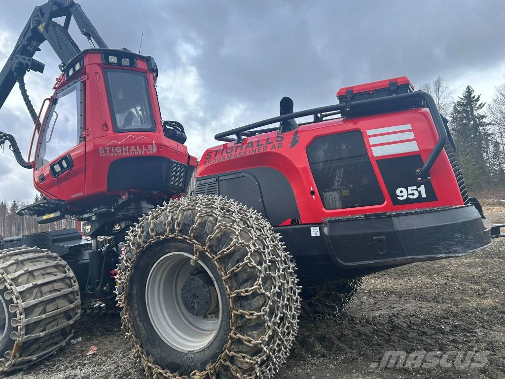 Komatsu 951 Harvesterid