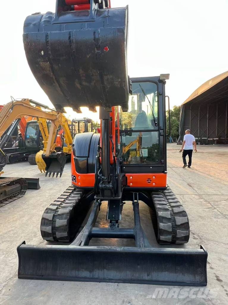 Hitachi 55U-5A Bageri gusjeničari
