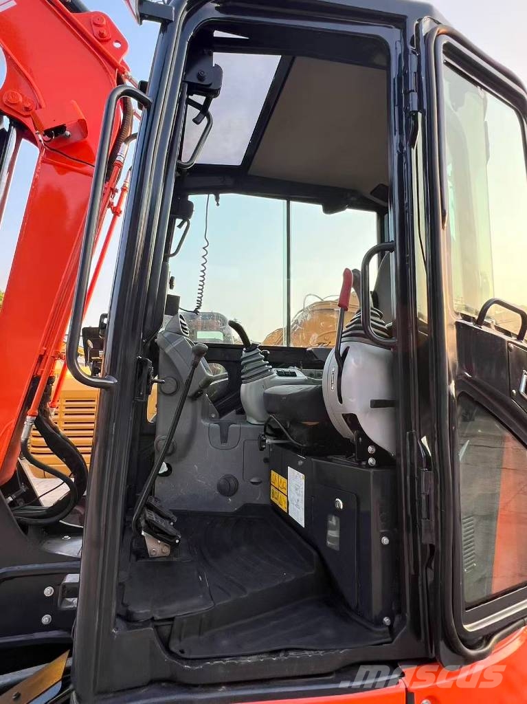 Hitachi 55U-5A Bageri gusjeničari