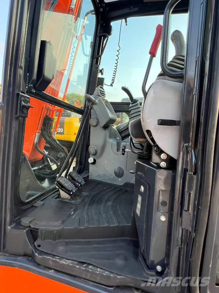 Hitachi 55U-5A Bageri gusjeničari