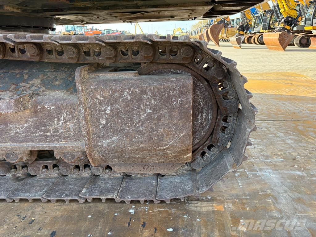 Hyundai HX220AL Гусеничні екскаватори