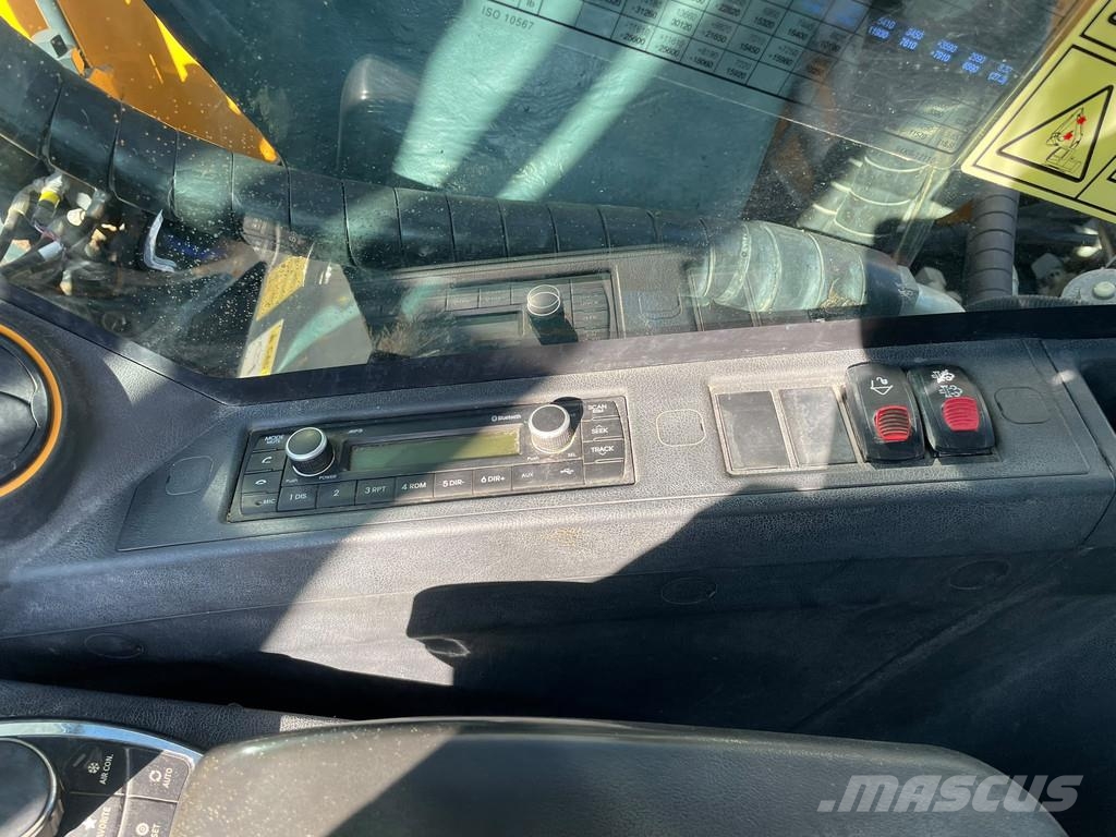 Hyundai HX220AL Гусеничні екскаватори