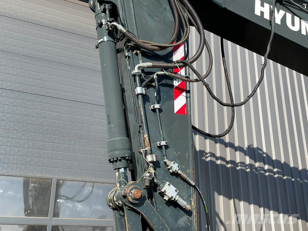 Hyundai HX220AL Rupsgraafmachines