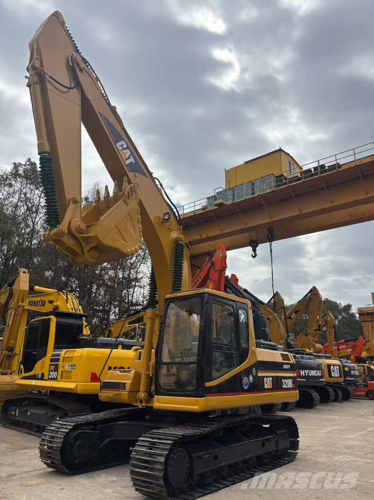 CAT 320 B L Bageri guseničari
