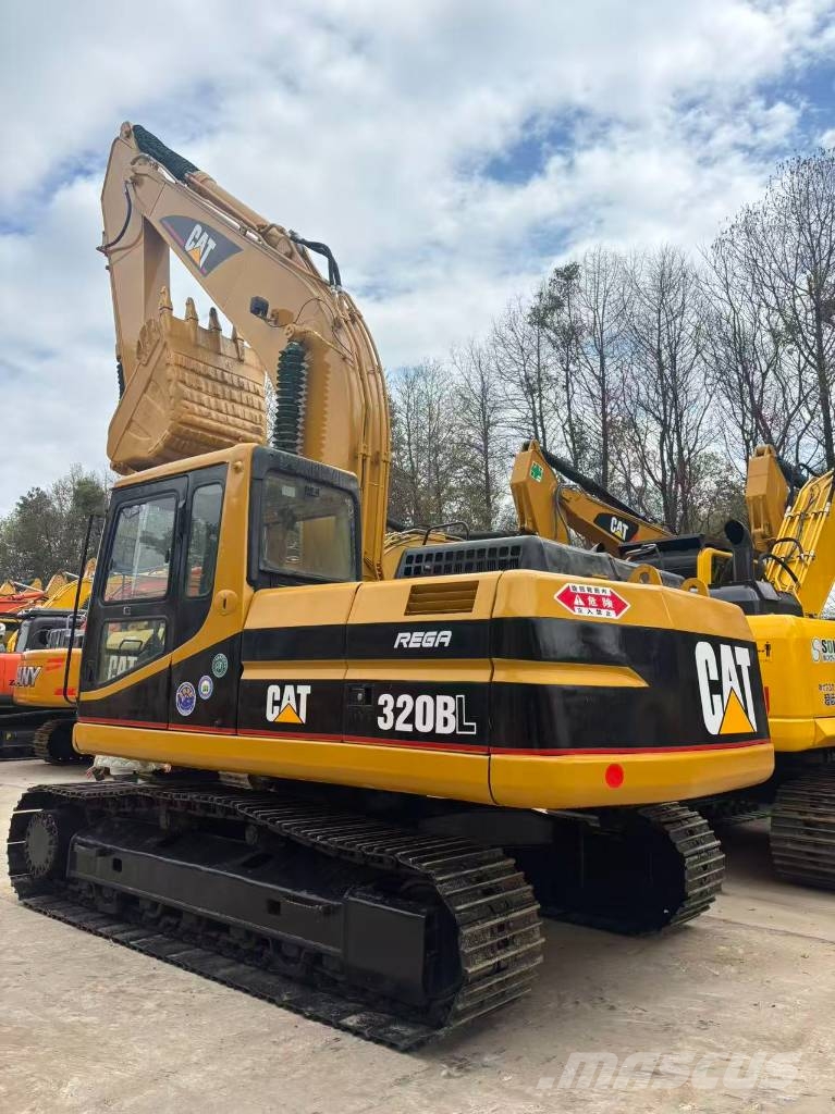 CAT 320 B L Bageri guseničari