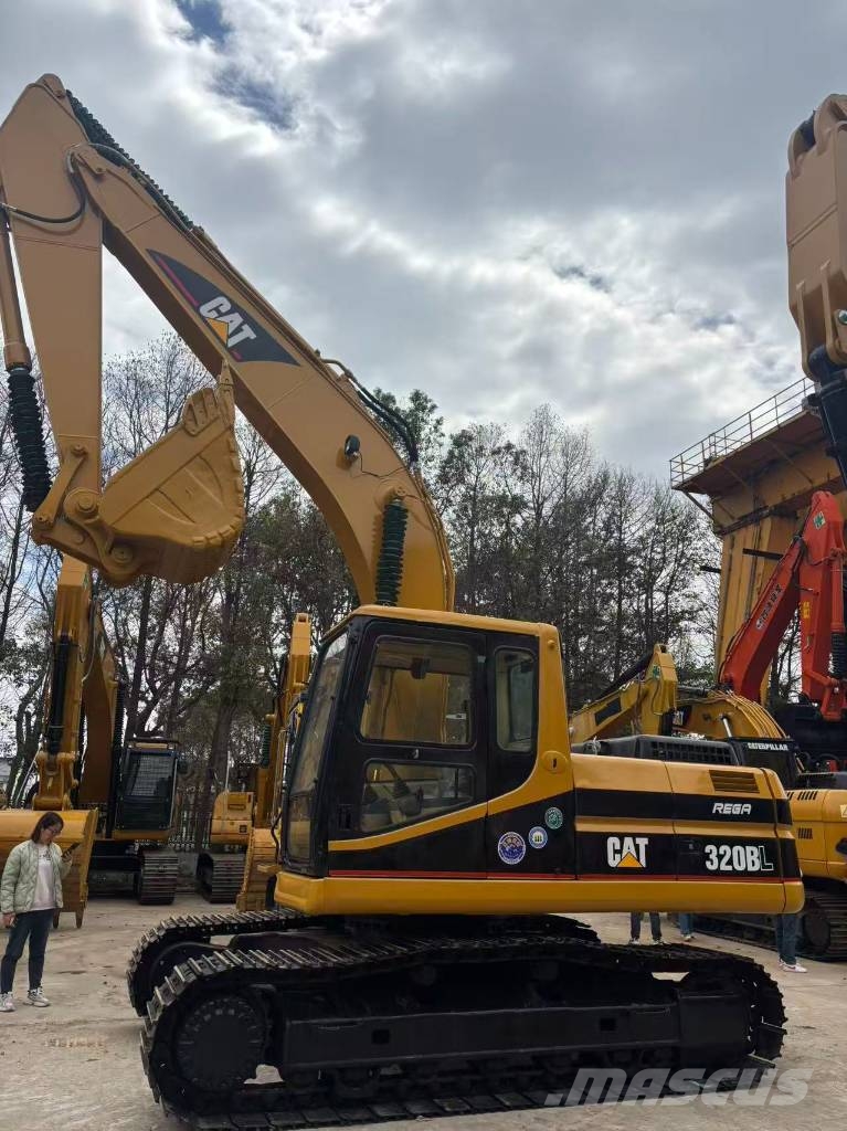 CAT 320 B L Bageri guseničari