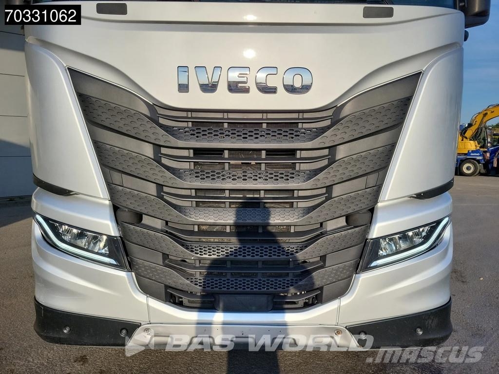 Iveco X-Way 570 6X4 Retarder Standklima ACC Navi Leder Vetopöytäautot