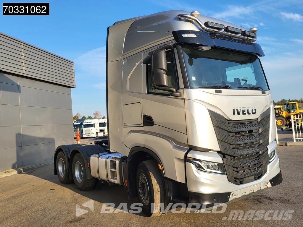 Iveco X-Way 570 6X4 Retarder Standklima ACC Navi Leder Vetopöytäautot