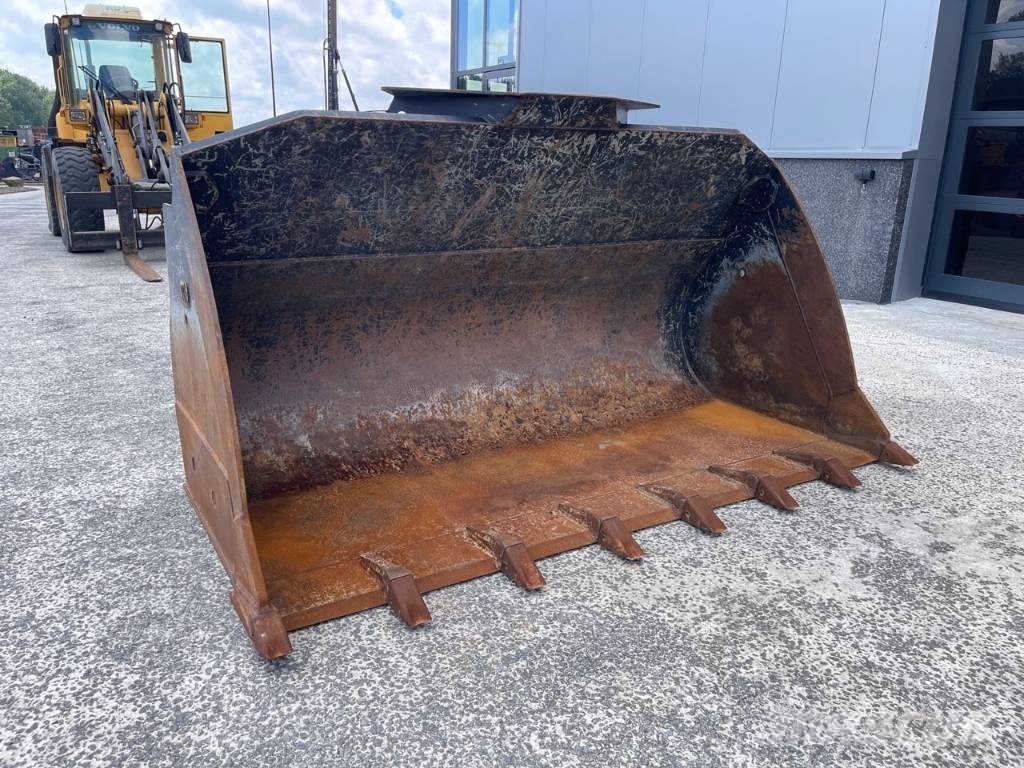 Reschke Caterpillar 930 bucket 260cm 2500 liter Baldes