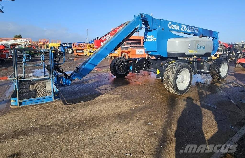 Genie ZX 135/70 曲臂高空工作平台