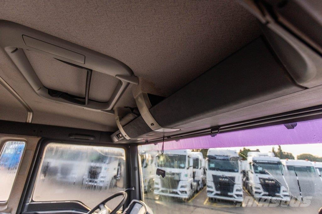 MAN TGA 26.350 BL - LAMBRECHT 15000 L/5comp. Autocisterna
