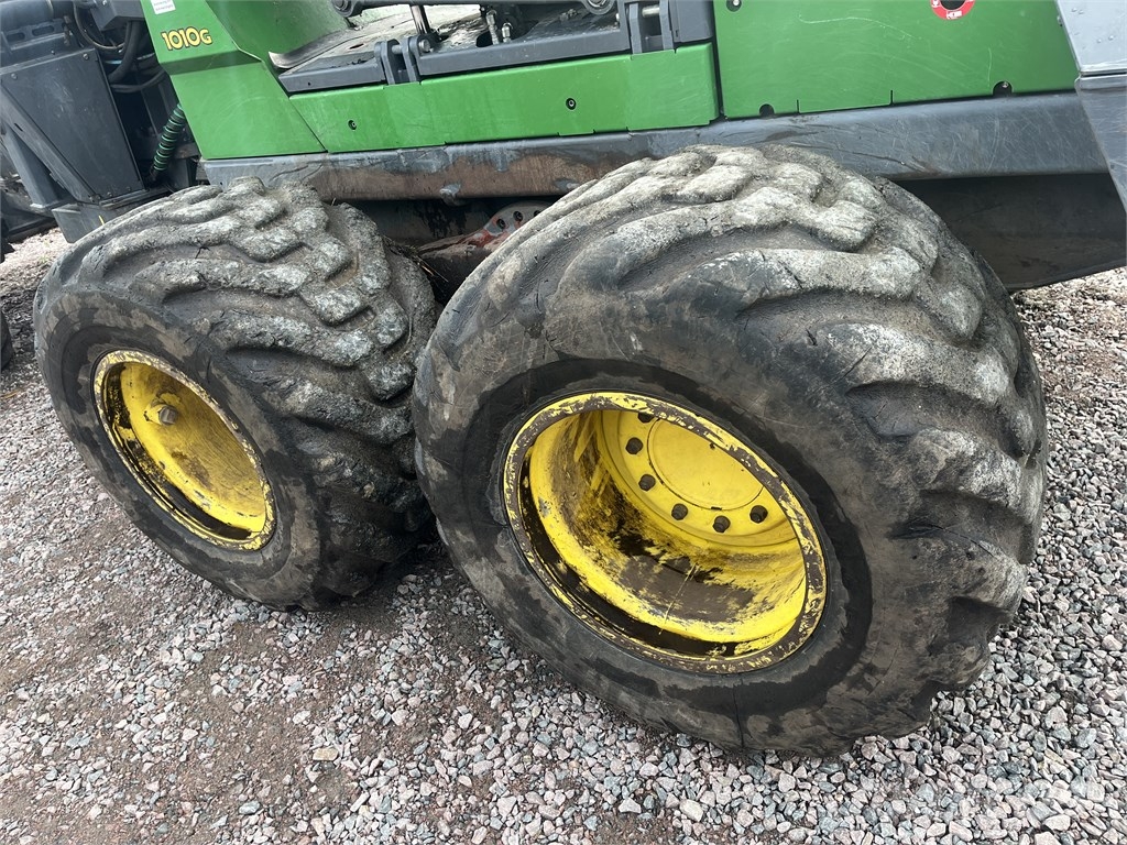 John Deere 1010 G Uitrijwagens