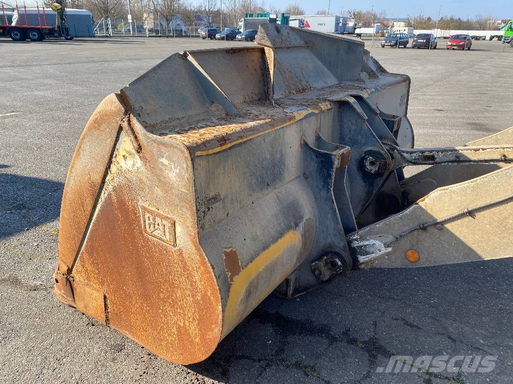 CAT 924/930/938 KANÁL 2,7M/3,500 LITER Kanalak