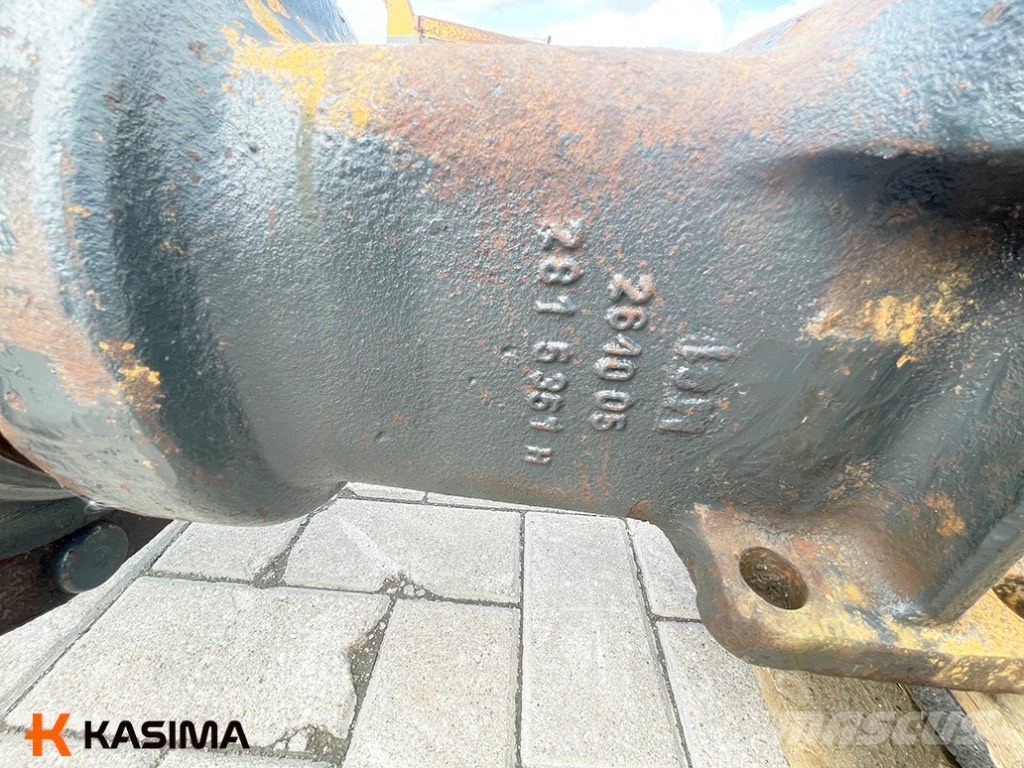 Komatsu Carraro rear axle الشاسيه والتعليق