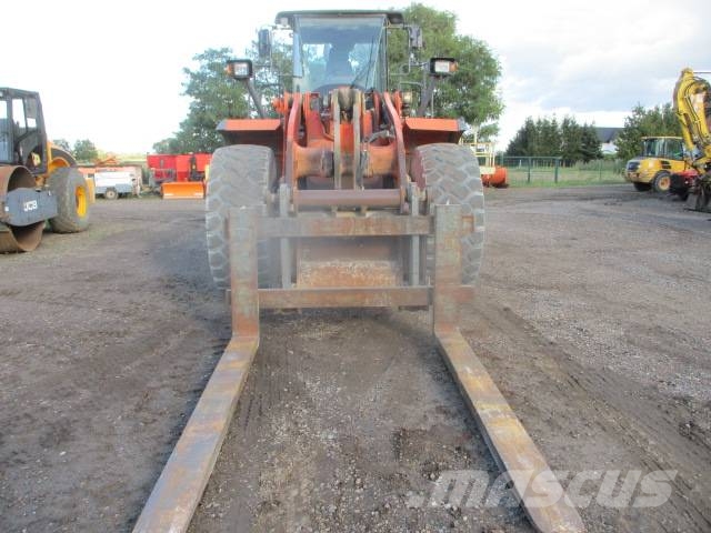 Hitachi ZW 310 Iekrāvēji uz riteņiem