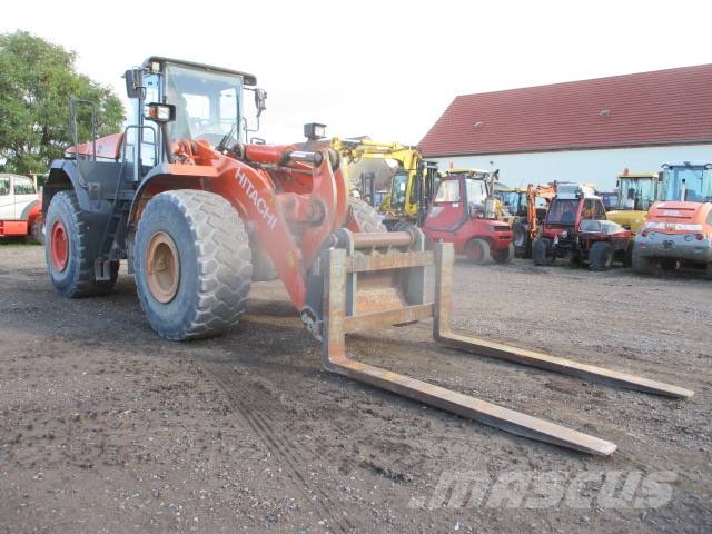 Hitachi ZW 310 Iekrāvēji uz riteņiem