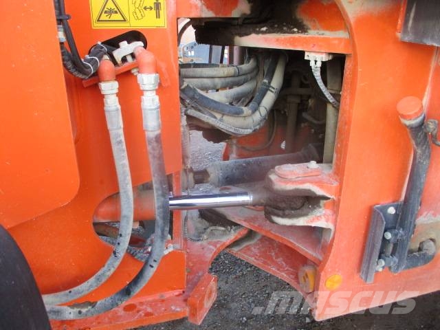 Hitachi ZW 310 Iekrāvēji uz riteņiem