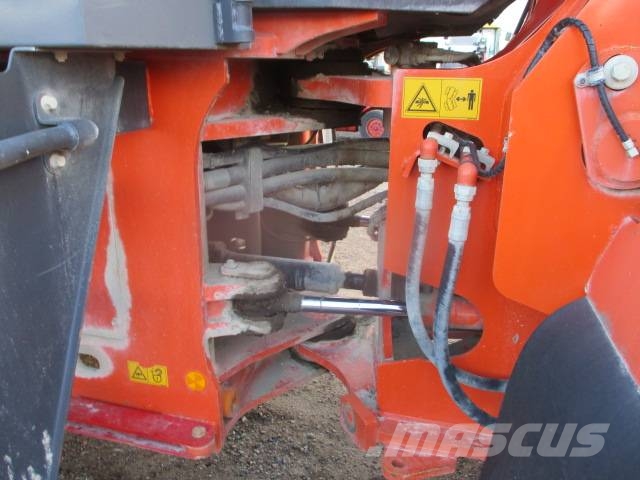 Hitachi ZW 310 Iekrāvēji uz riteņiem