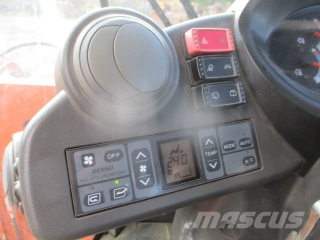 Hitachi ZW 310 Iekrāvēji uz riteņiem