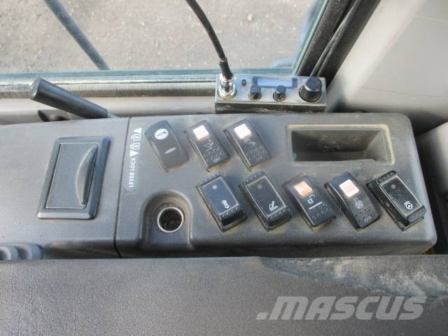 Hitachi ZW 310 Iekrāvēji uz riteņiem