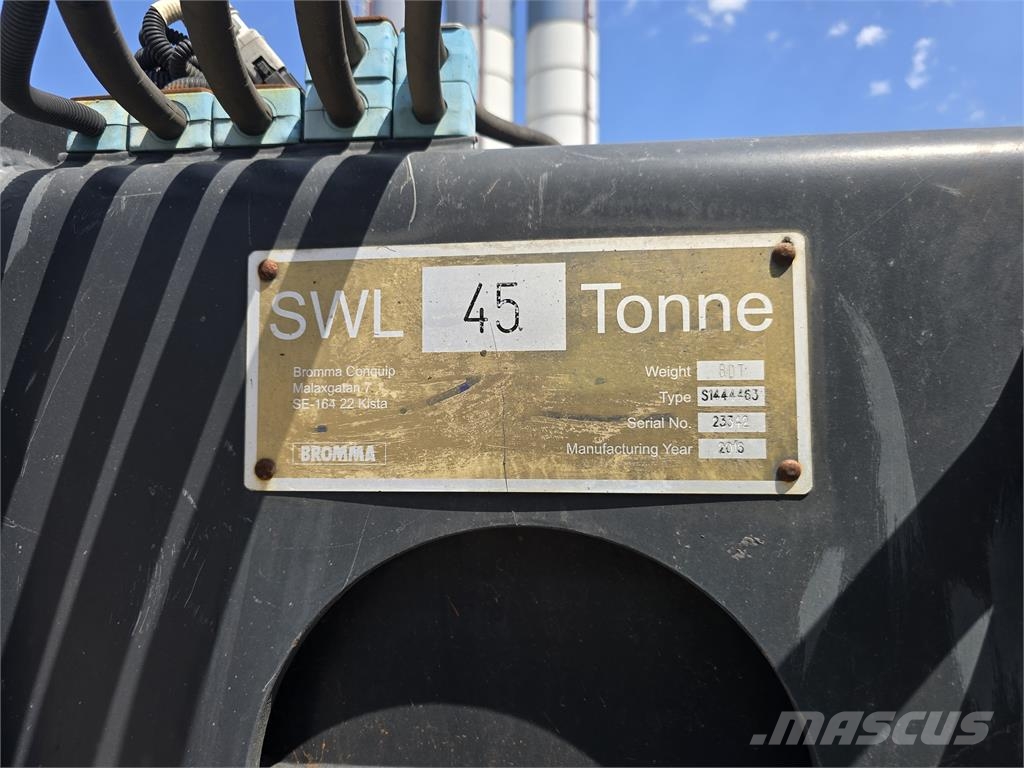 Kalmar DRG450-60S5 Reach-Stacker