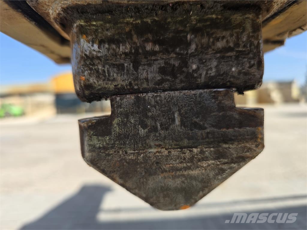 Kalmar DRG450-60S5 Reach-Stacker