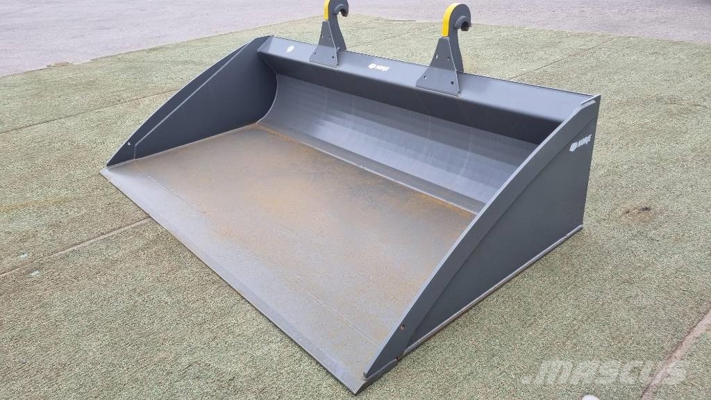 Norje Planeringsskopa , Bredd 2650mm ''SÅLD'' Chargeuse sur pneus