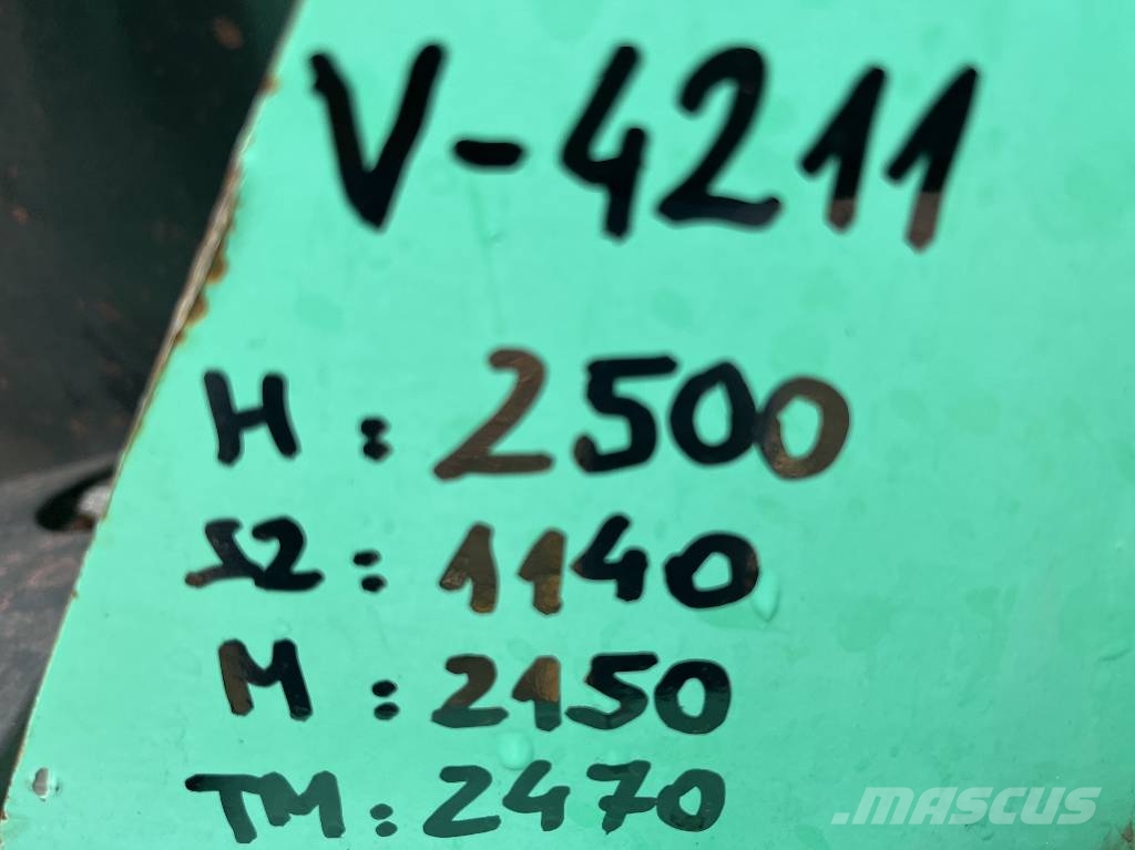 Mitsubishi FD20NT V-4211 IO Diesel Stapler