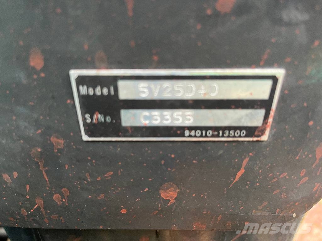 Mitsubishi FD20NT V-4211 IO Diesel Stapler