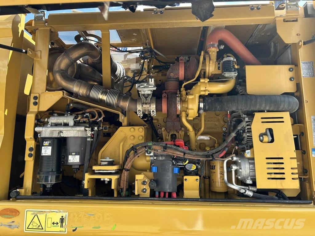 CAT MH3024-07 Bagri za prekladanje primarnih/sekundarnih surovin
