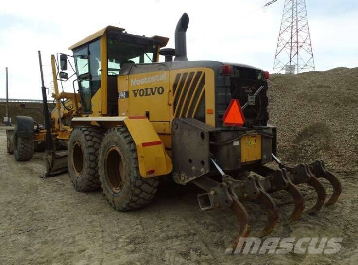 Volvo G 946 معدات تمهيد الطرق