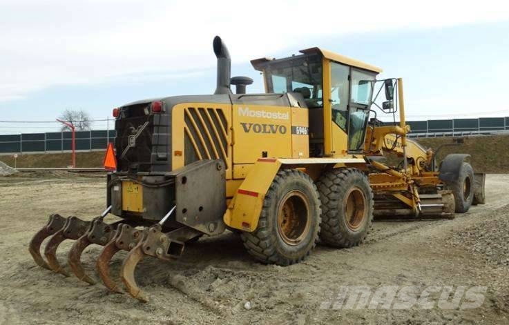 Volvo G 946 معدات تمهيد الطرق