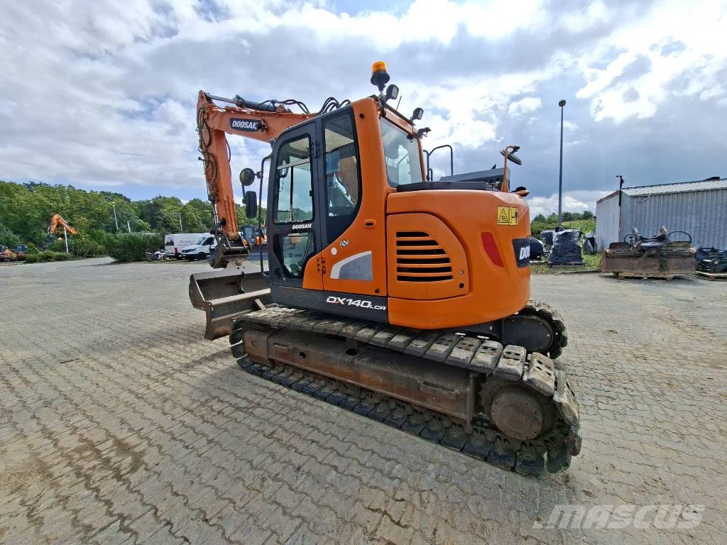 Doosan DX 140 LCR حفارات زحافة