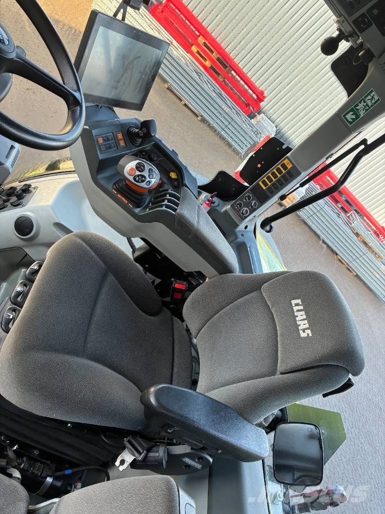 CLAAS Axion 870 Traktori