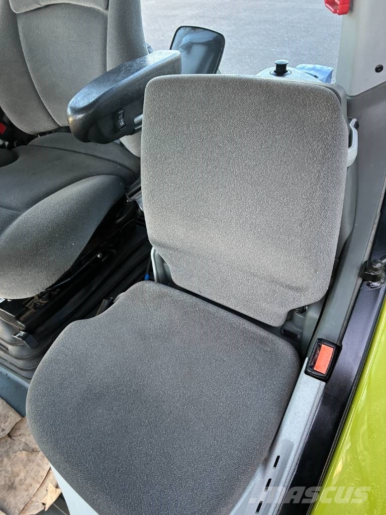CLAAS Axion 870 Traktori