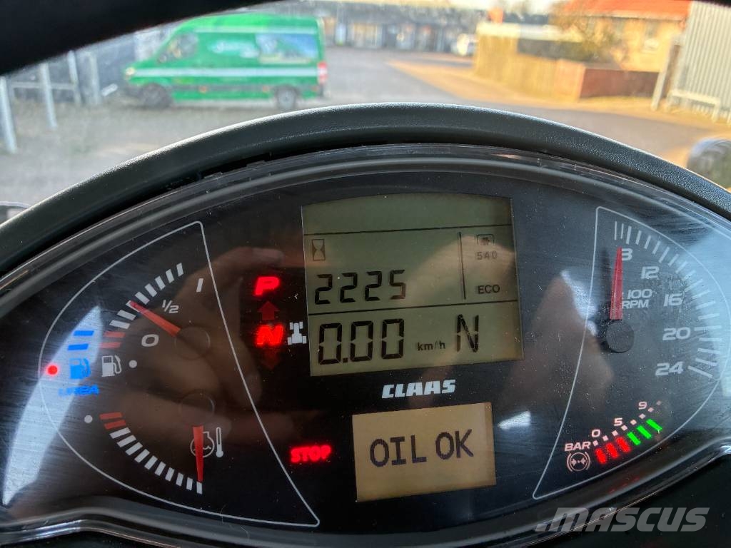 CLAAS Axion 870 Traktori