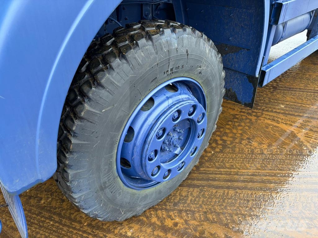 Mercedes-Benz 1017 4X4 blue Otros camiones