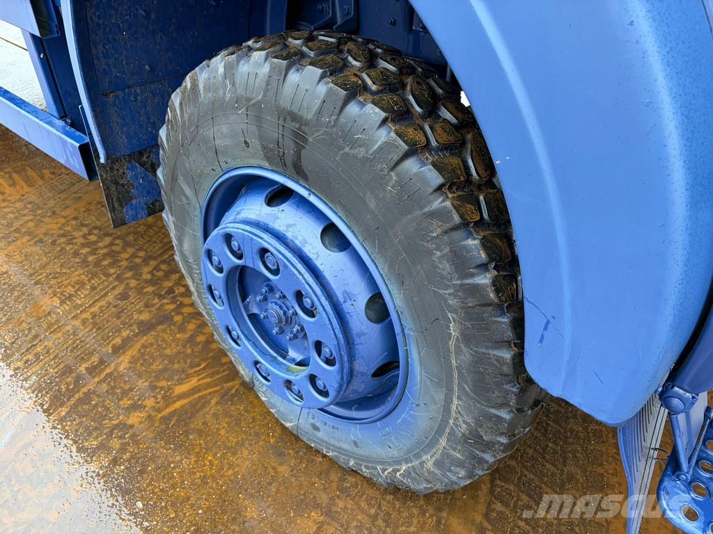 Mercedes-Benz 1017 4X4 blue Otros camiones