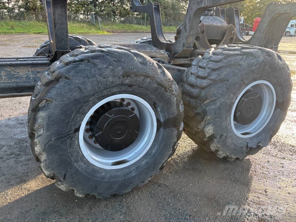 Komatsu 895 XT Vyvážecí traktory