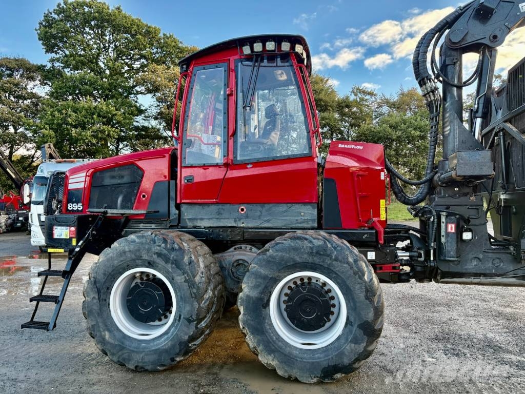Komatsu 895 XT Vyvážecí traktory