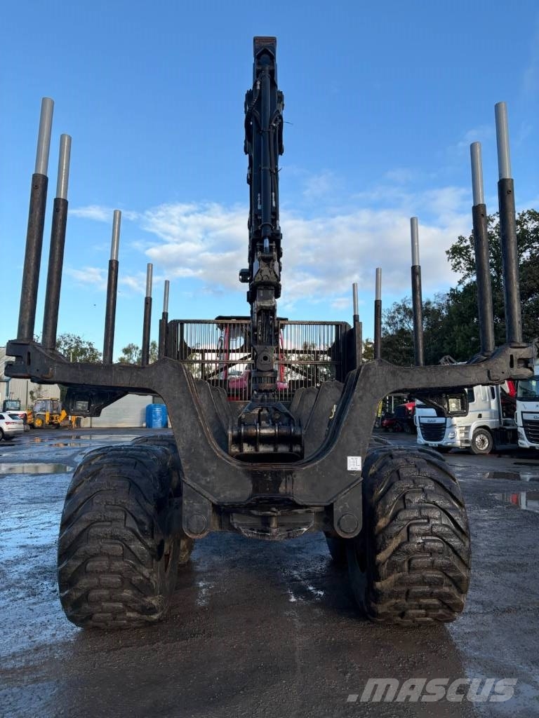 Komatsu 895 XT Vyvážecí traktory