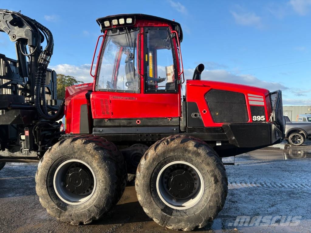 Komatsu 895 XT Vyvážecí traktory