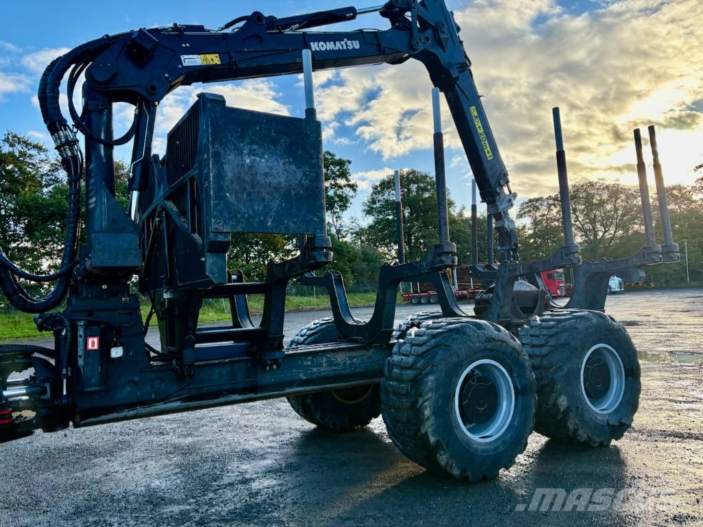 Komatsu 895 XT Vyvážecí traktory
