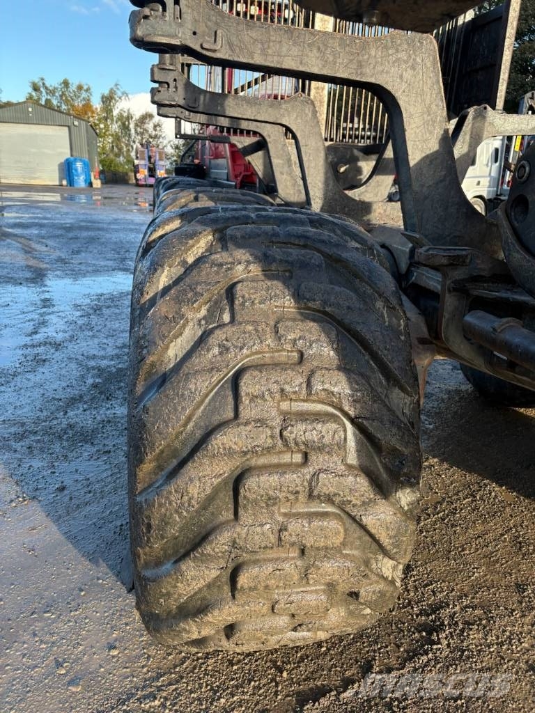 Komatsu 895 XT Vyvážecí traktory
