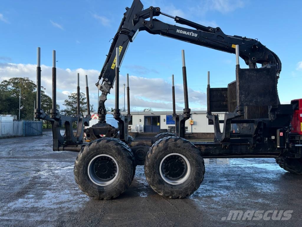 Komatsu 895 XT Vyvážecí traktory
