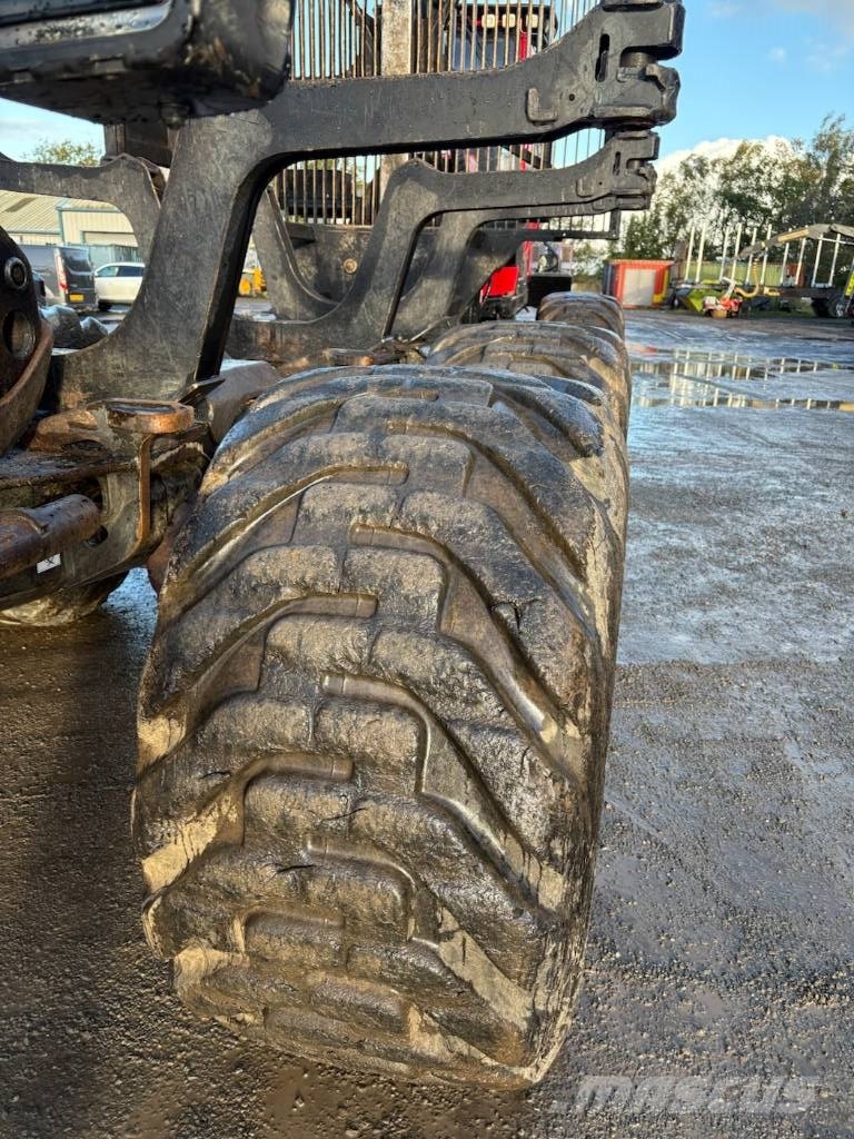 Komatsu 895 XT Vyvážecí traktory